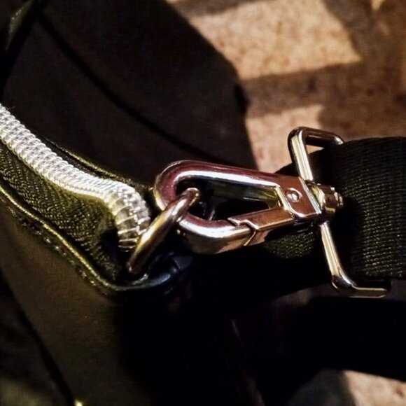 NEW Victoria's Secret Luxury Grommet Convertible Black Backpack Handbag Purse - Picture 11 of 15